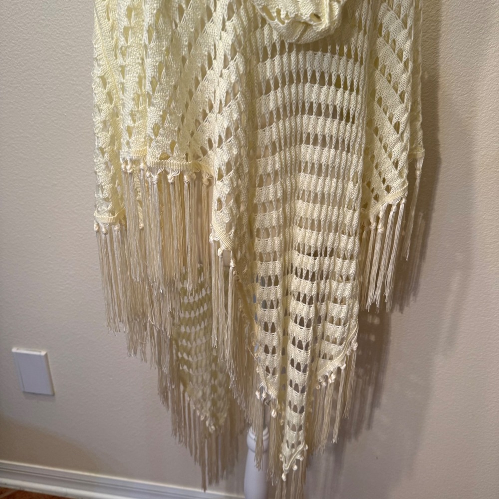 Boho Beachy Fringe Hooded Crochet Poncho Women OS Butter Yellow Knit - Picture 4 of 8